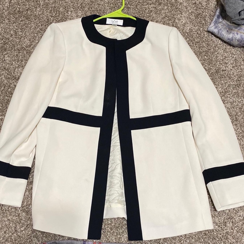 Tahari Blazer
